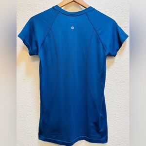 Lululemon Swiftly Tech Short-Sleeve Shirt Size 8 Blue